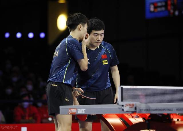 英格兰队逆转波兰队,马龙带队取胜 英格兰队逆转波兰队,马龙带队取胜