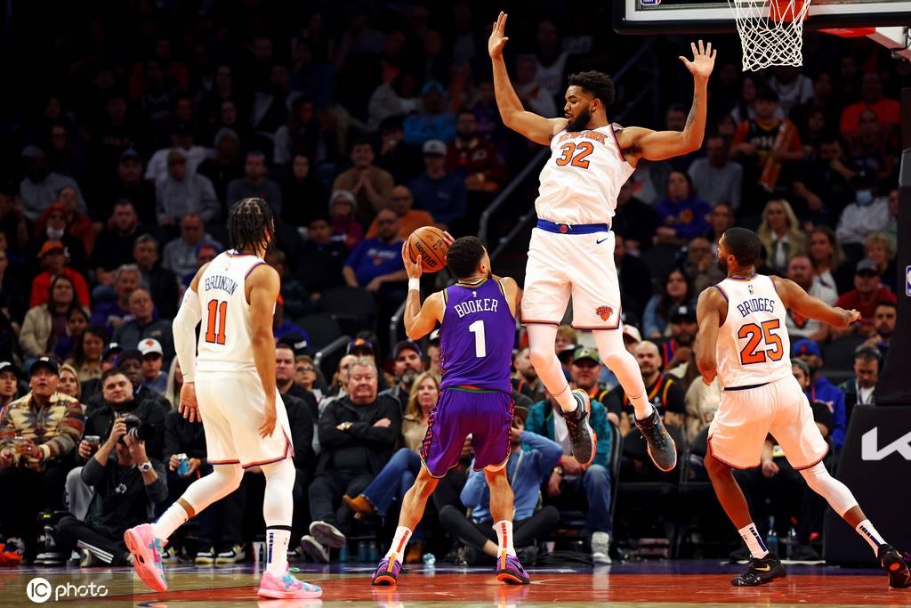 关于尼克斯完胜上海队，布伦森刷新纪录的信息