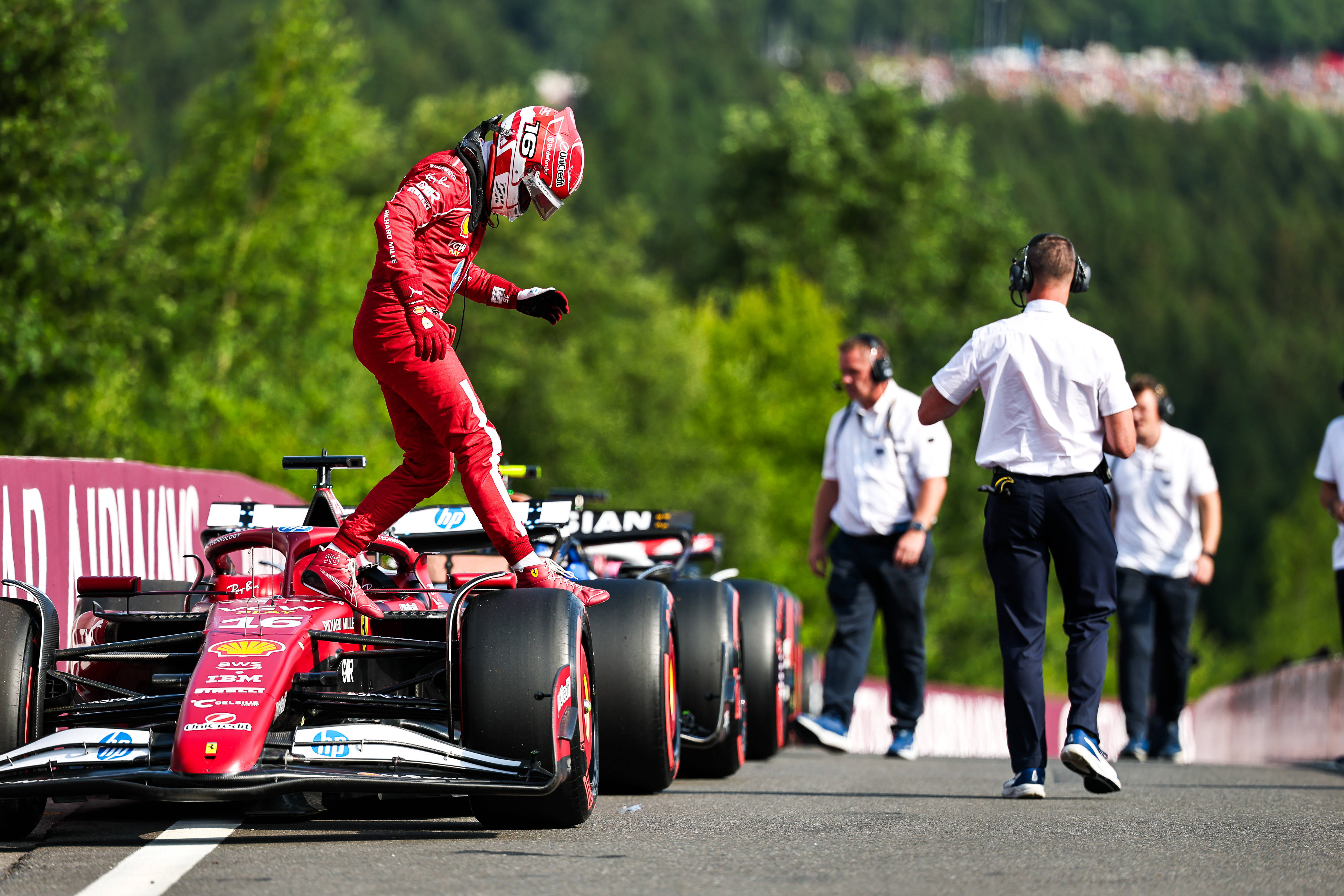 红牛车队力克威廉姆斯，勒克莱尔惊艳四座